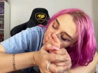 So deep sniffing feet by herself